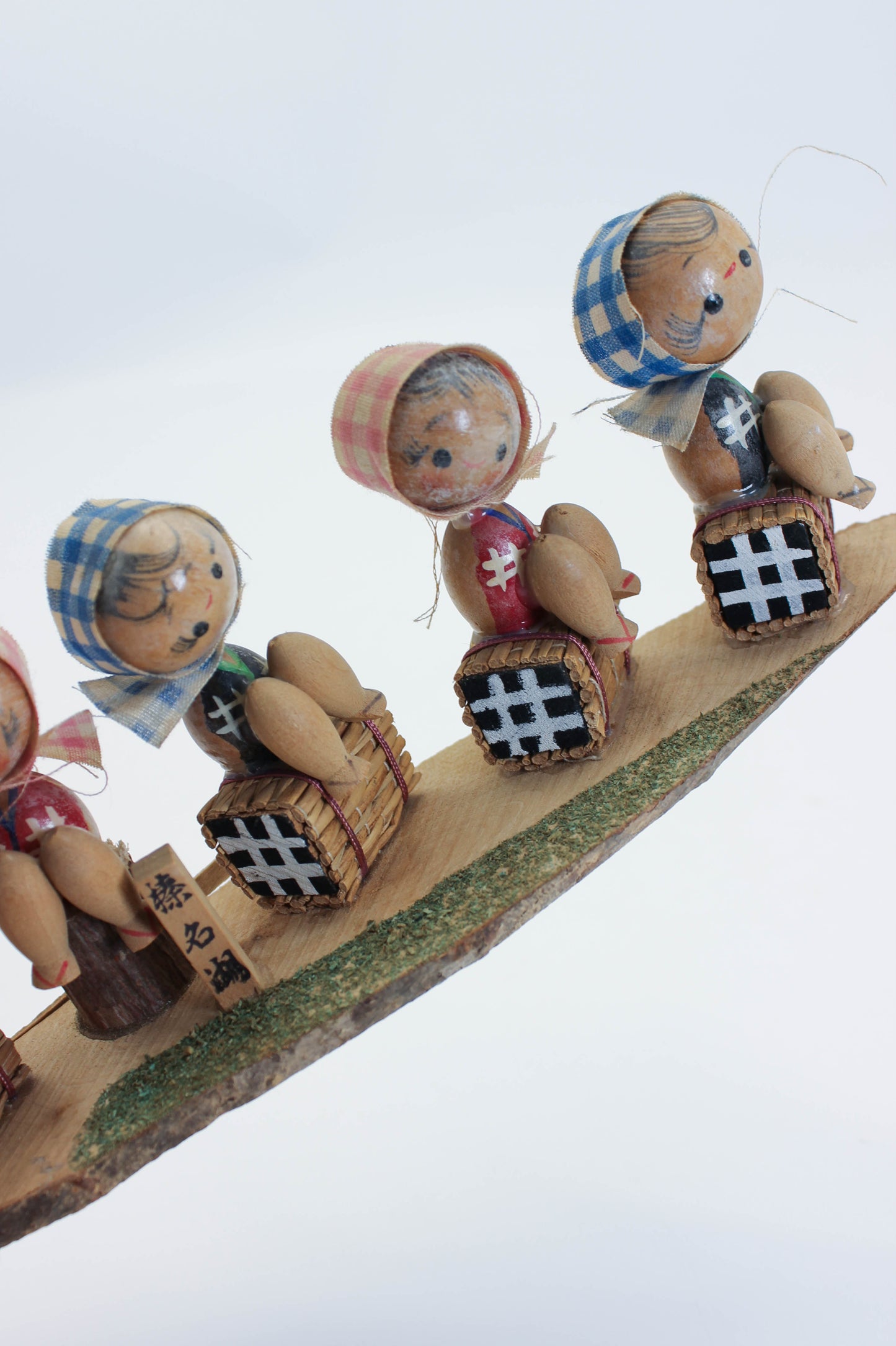 K20162 - Omiyage Kokeshi from Lake Haruna 榛名湖