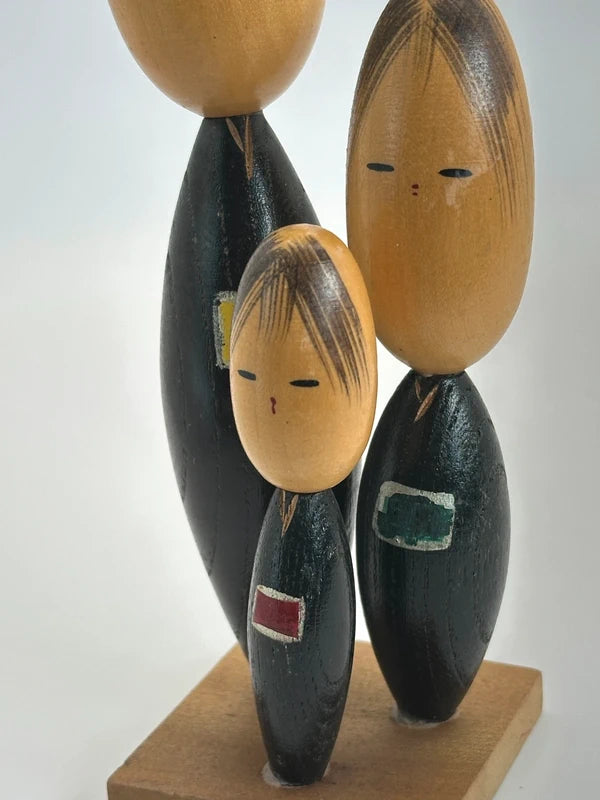 K18084 - Vintage Kokeshi Family Figurine Nara