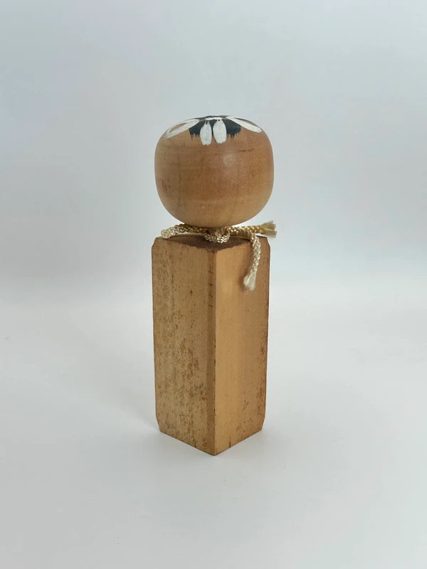 K15065 - Vintage omiyage kokeshi doll