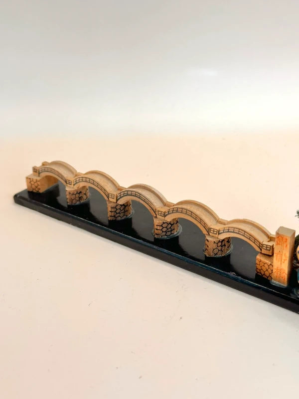 FT153 - Vintage omiyage kokeshi from Kintaikyō