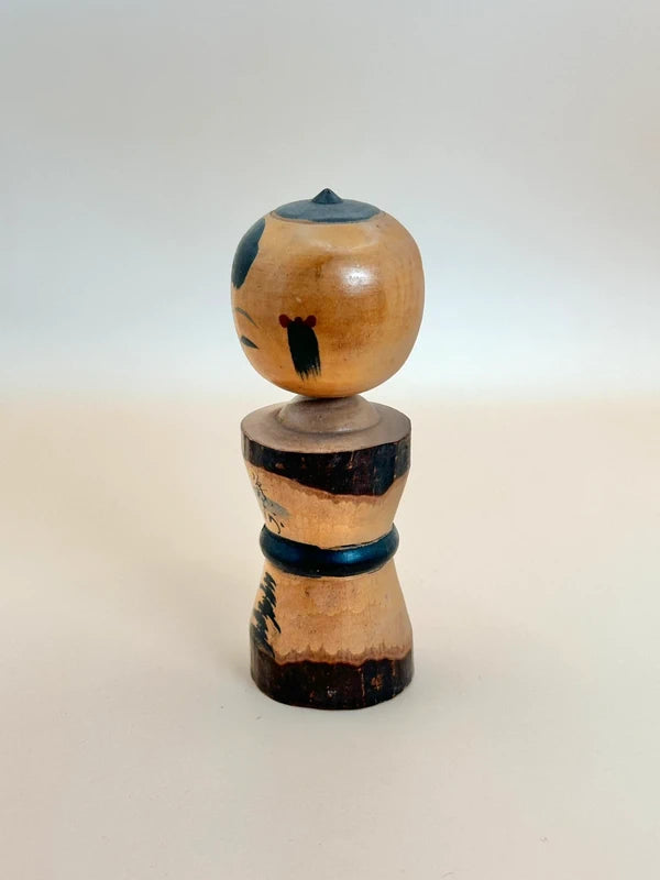 K10140 - Omiyage onsen kokeshi doll