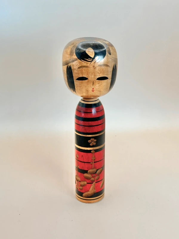 K18096 - Sosaku kokeshi made by Shiramine 白峯