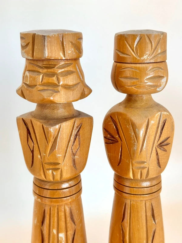 K25045 - Sosaku Ainu Kokeshi Pair – Lake Mashū 摩周湖