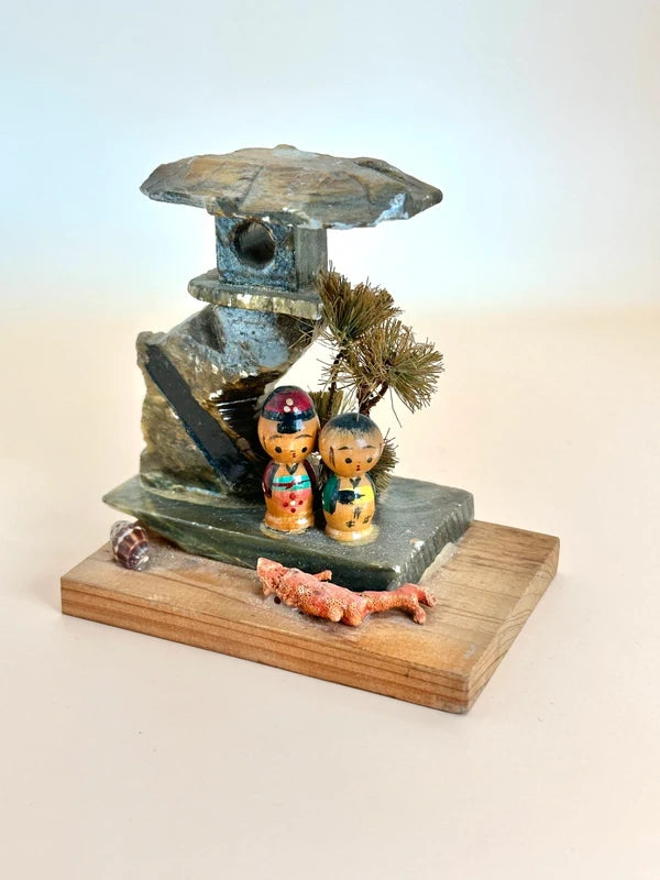 FT174 - Vintage stone omiyage kokeshi Okutama 奥多摩