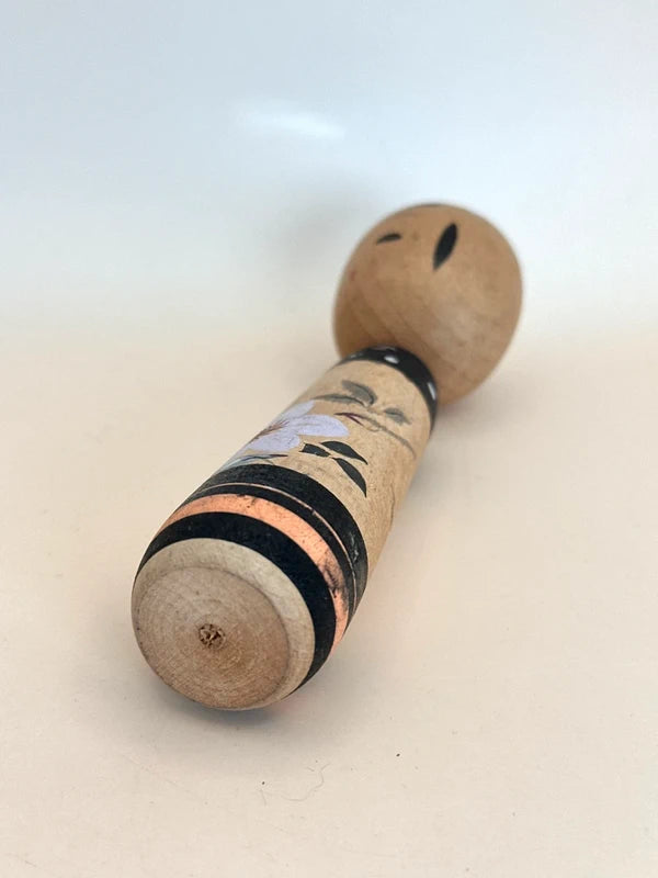 K10124 - Muñeca Kokeshi "Estrella de primavera" de Omiyage