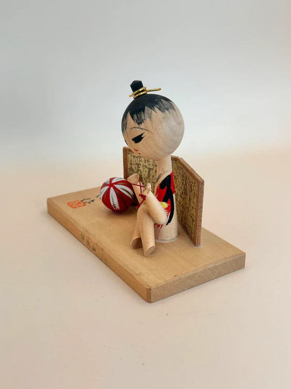FT195 - Omiyage Kokeshi Doll – Ibuki-yama
