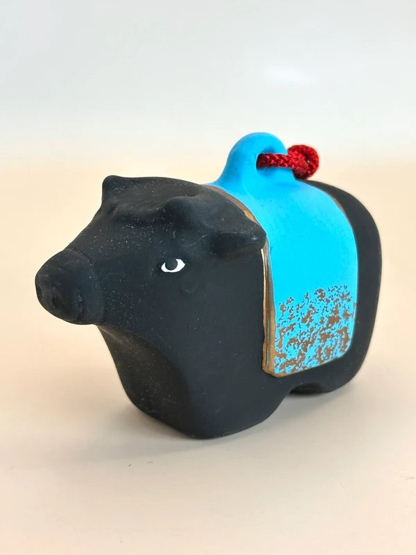 CB069 - Clay bell ornament Dorei Cow