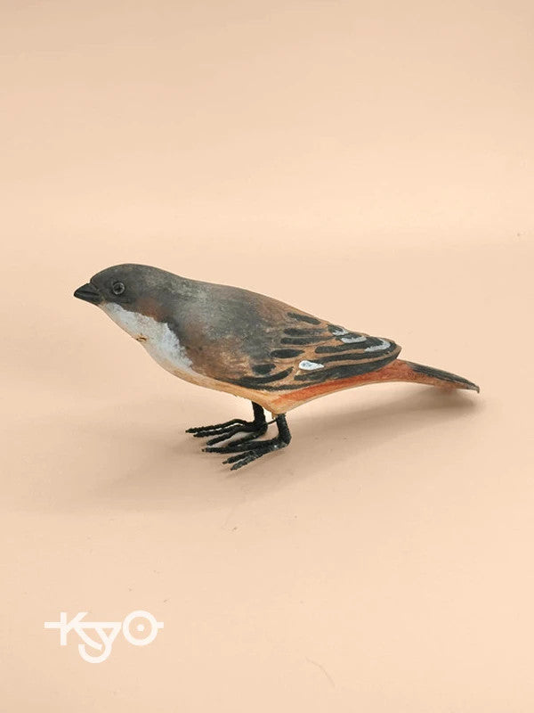 Artisanat folklorique vintage en bois de moineau