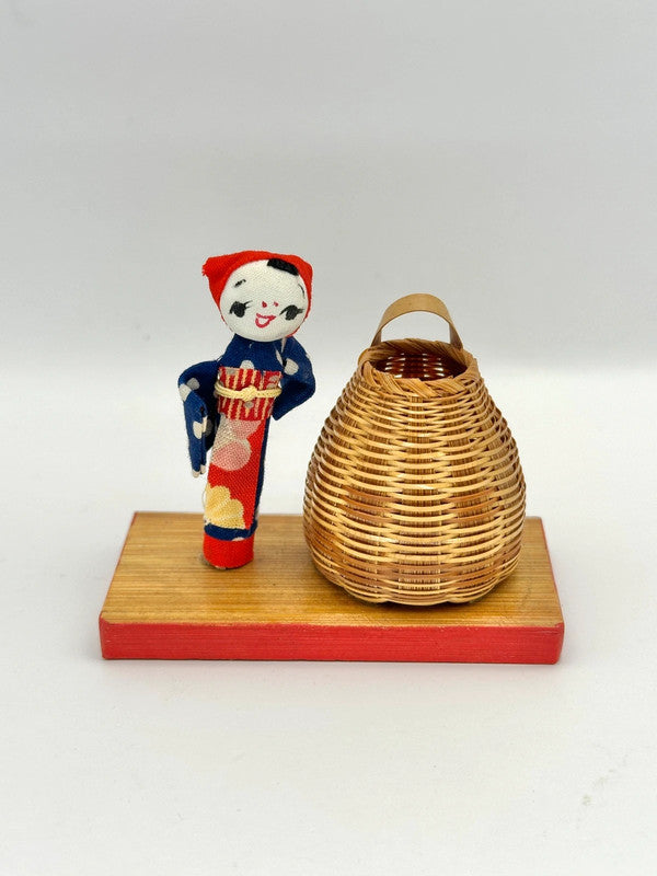 FT19 - Folk toy omiyage kokeshi doll