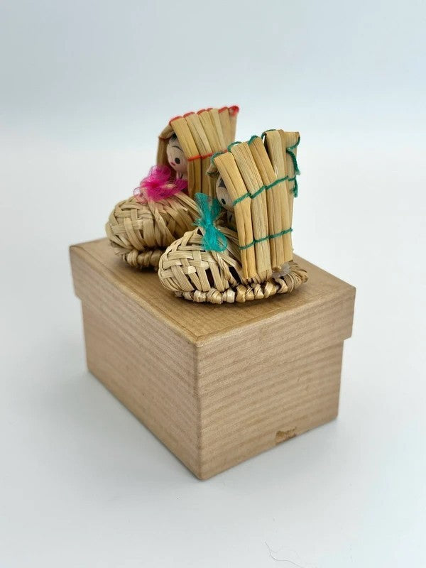 FT54 - Omiyage onsen souvenir straw boot doll