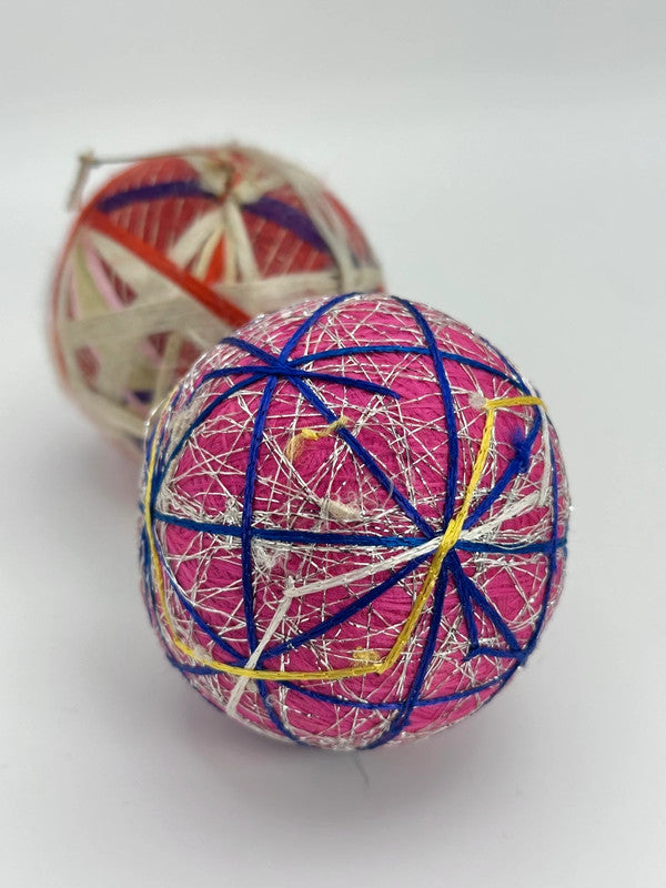 FT52 - Dos bolas temari antiguas de Japón