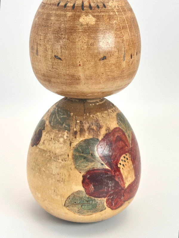 Sosaku kokeshi Camélia (Tsubaki)