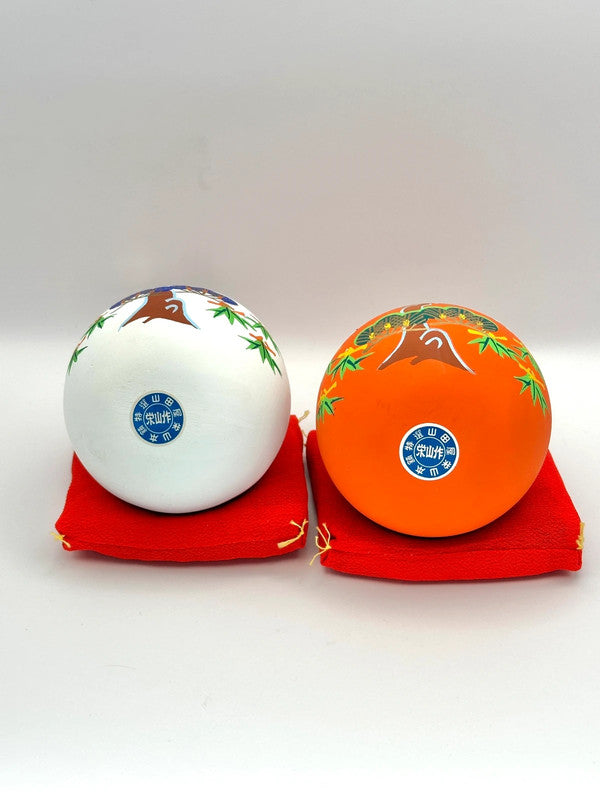 FT06 - Pair of Kaga Hachiman Okiagari Daruma dolls