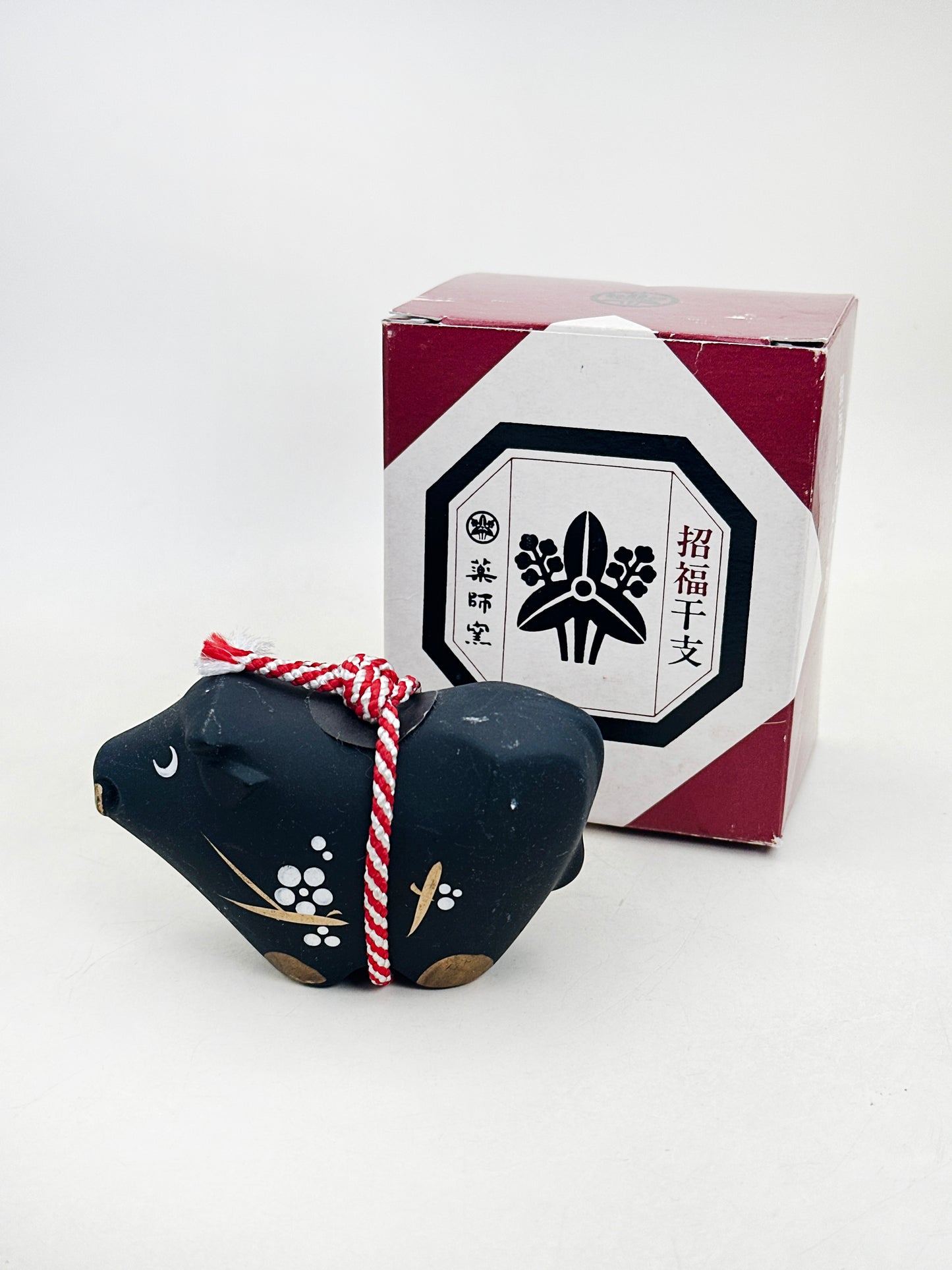FT468 - Zodiac Cow figurine by Yakushigama 薬師窯