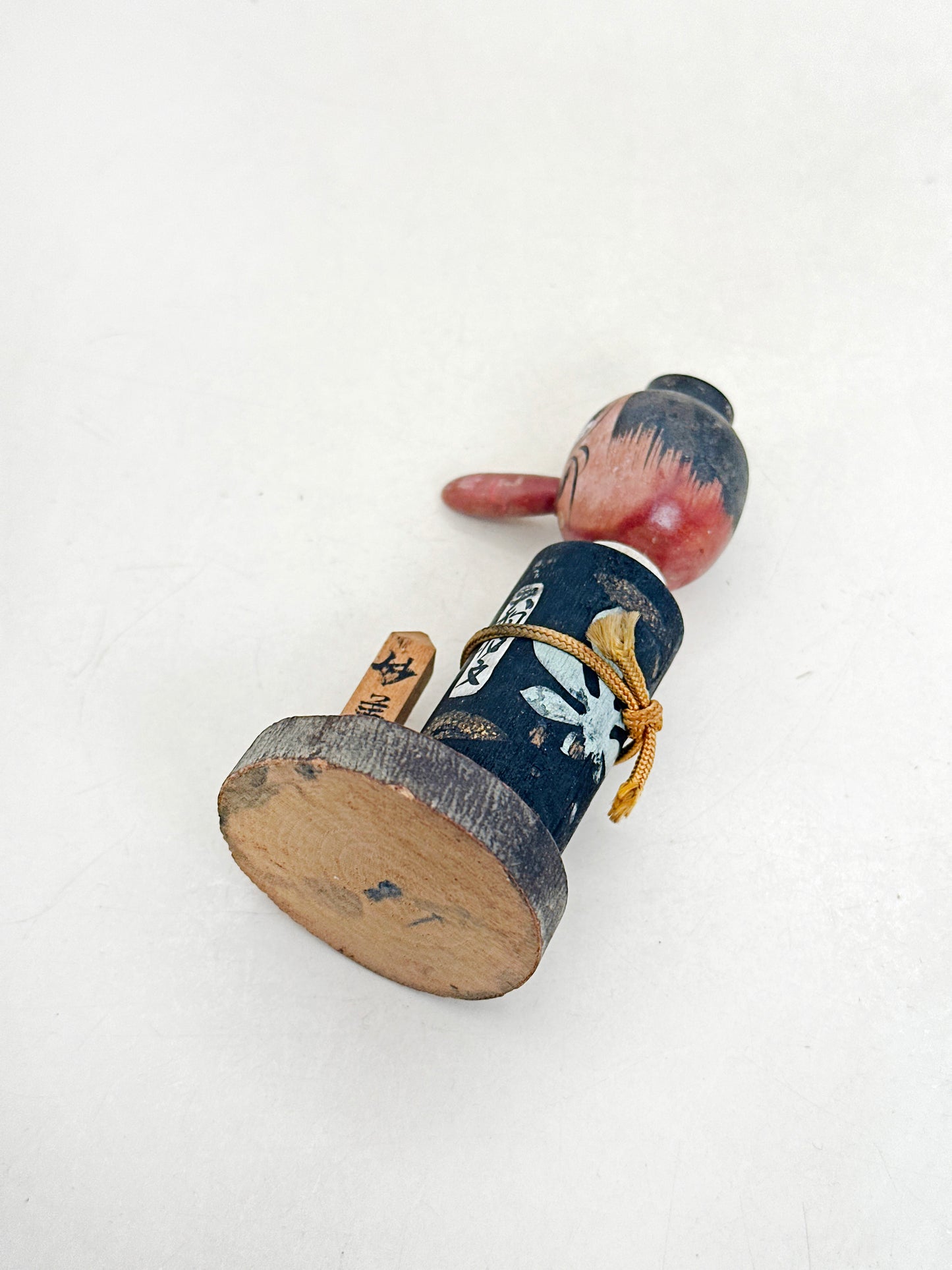 K10231 - Omiyage Kokeshi du Mont Myōgi 妙義山