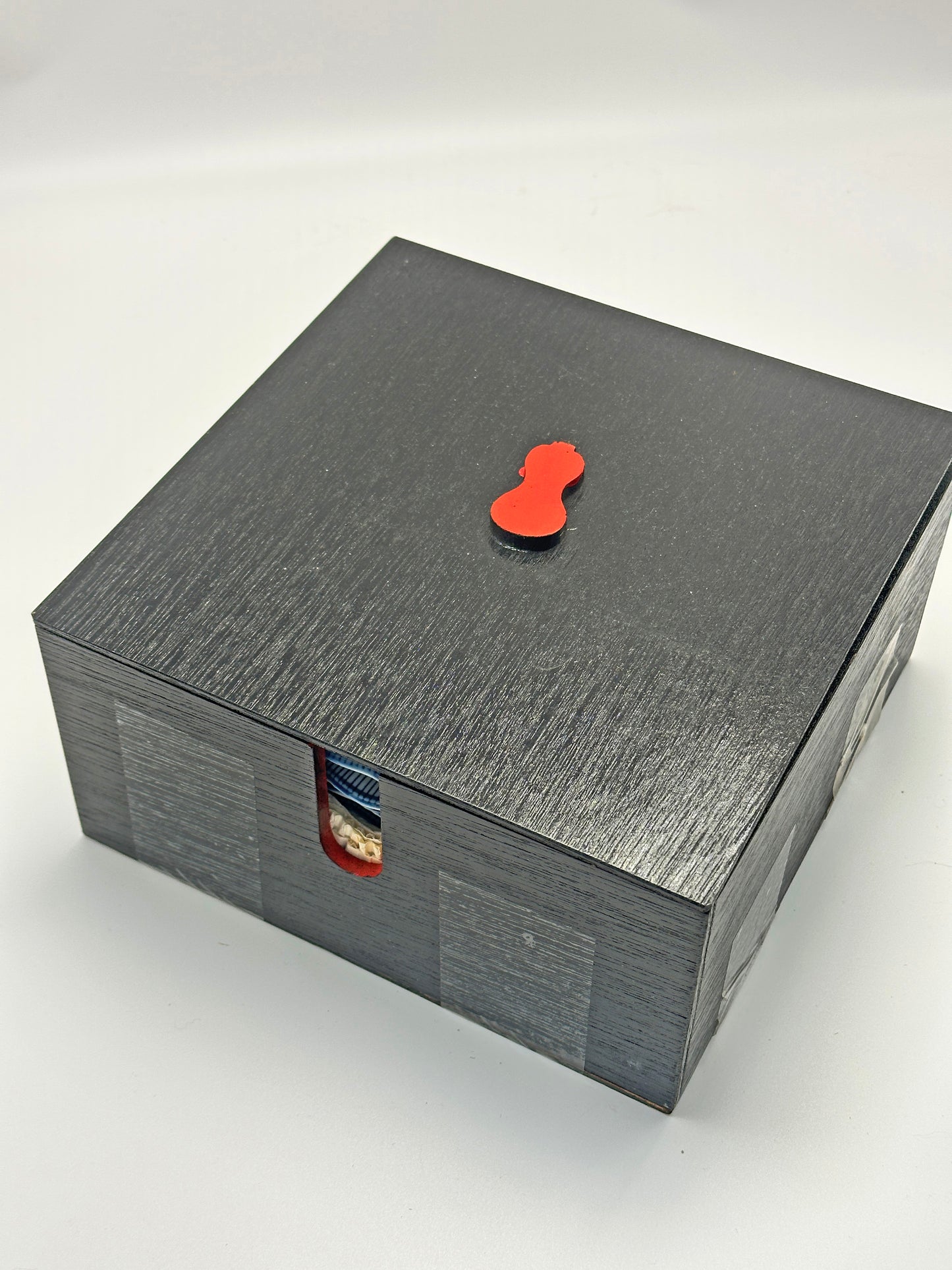 TB43 - Plum plates with wooden box 金子陶苑