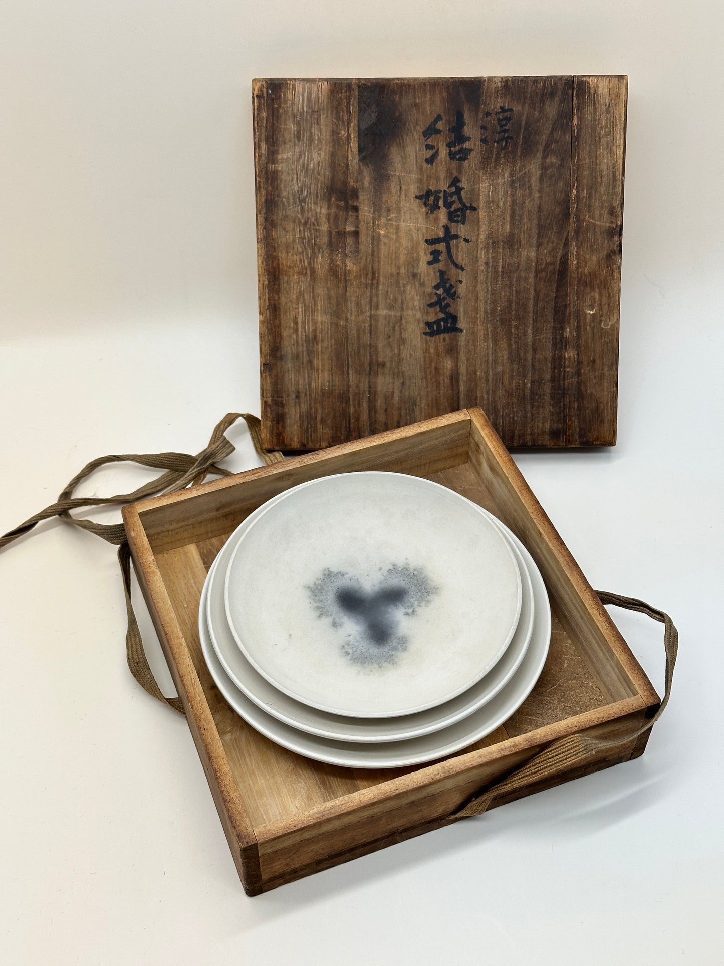 TB54 - Wabi-Sabi Ceramic Plate Set with Wooden Box
