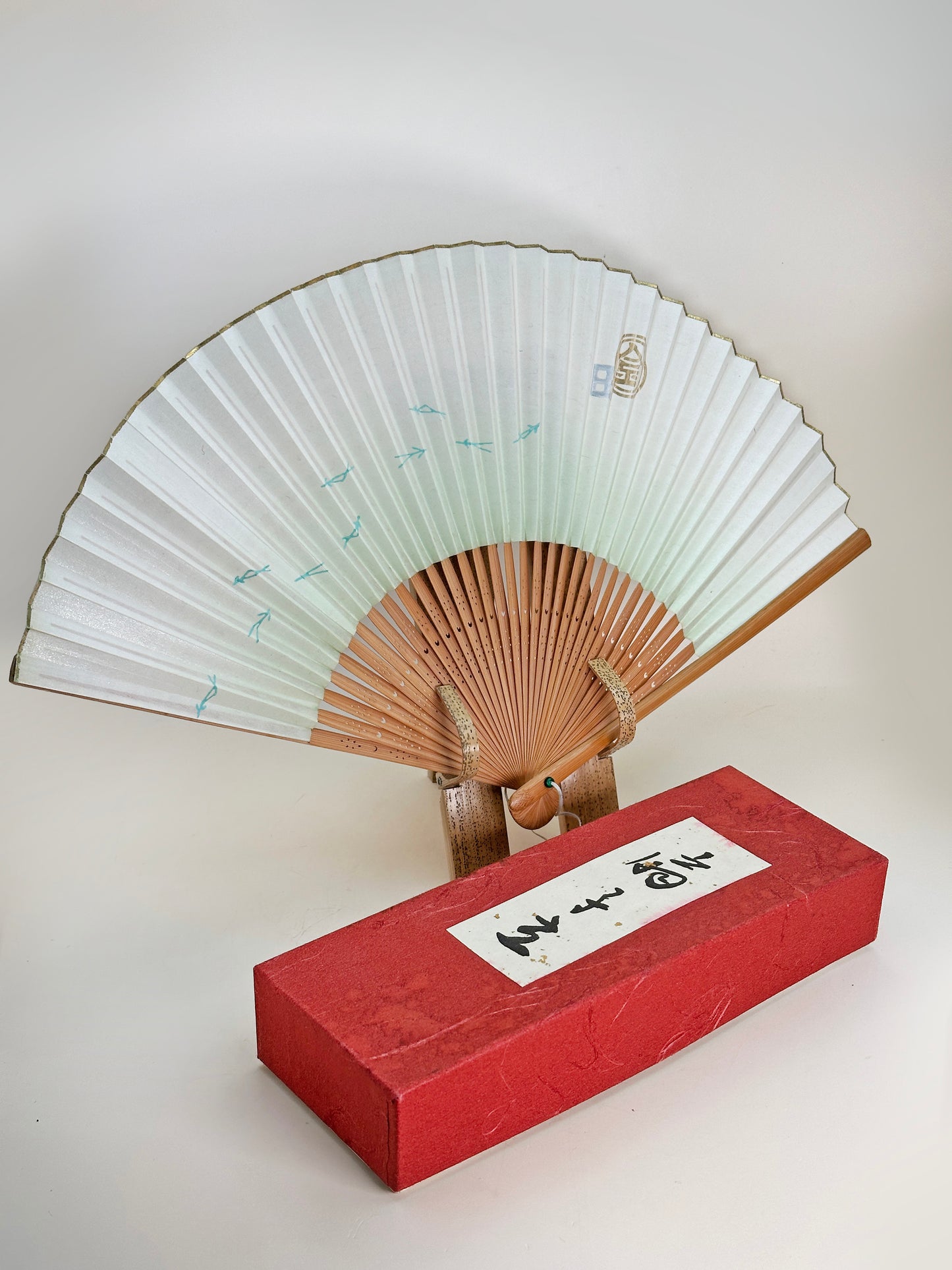 TB197 - Bamboo Folding Fan stand 扇子立