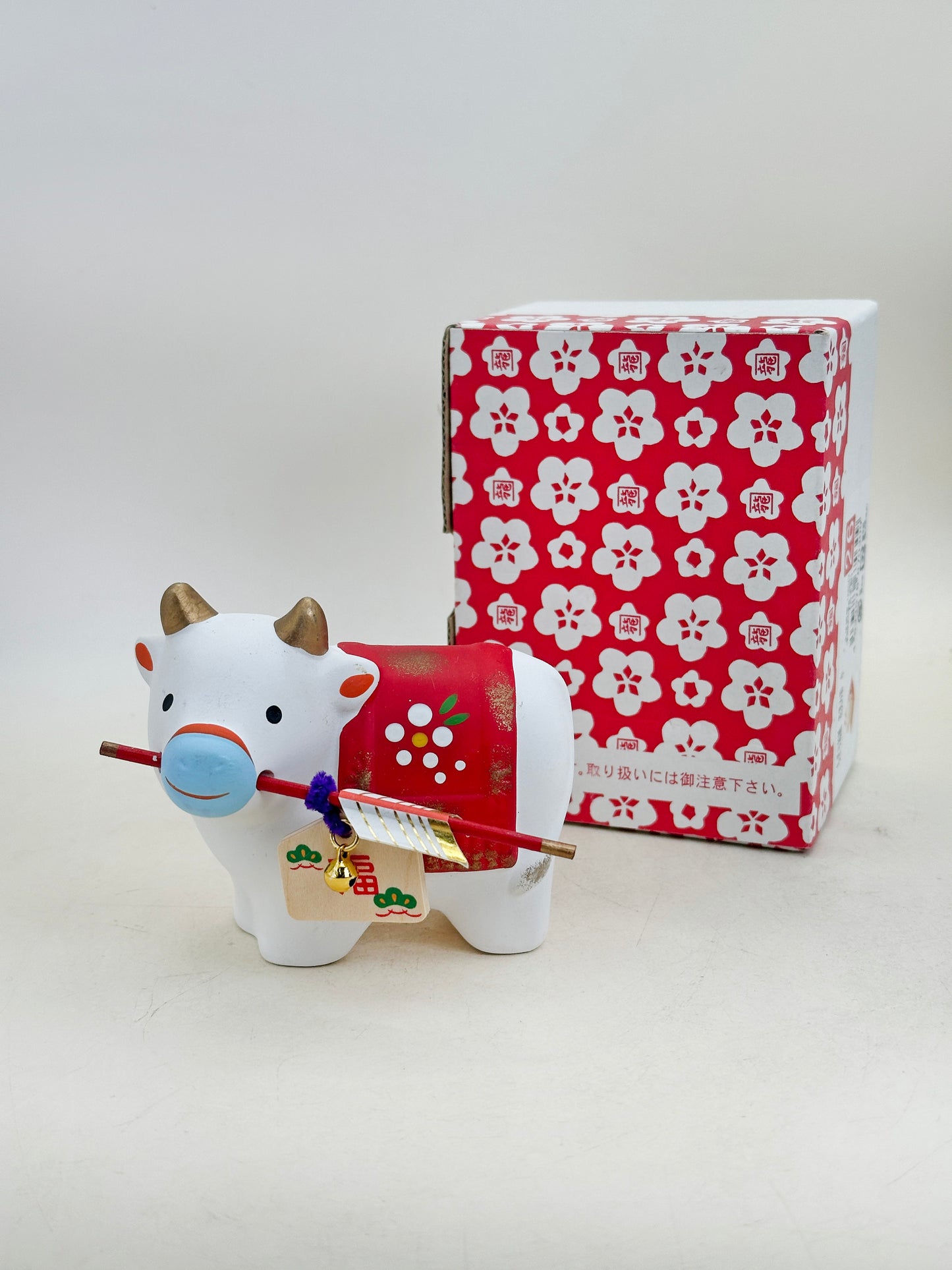 FT476 - Zodiac Cow figurine by Yakushigama 薬師窯