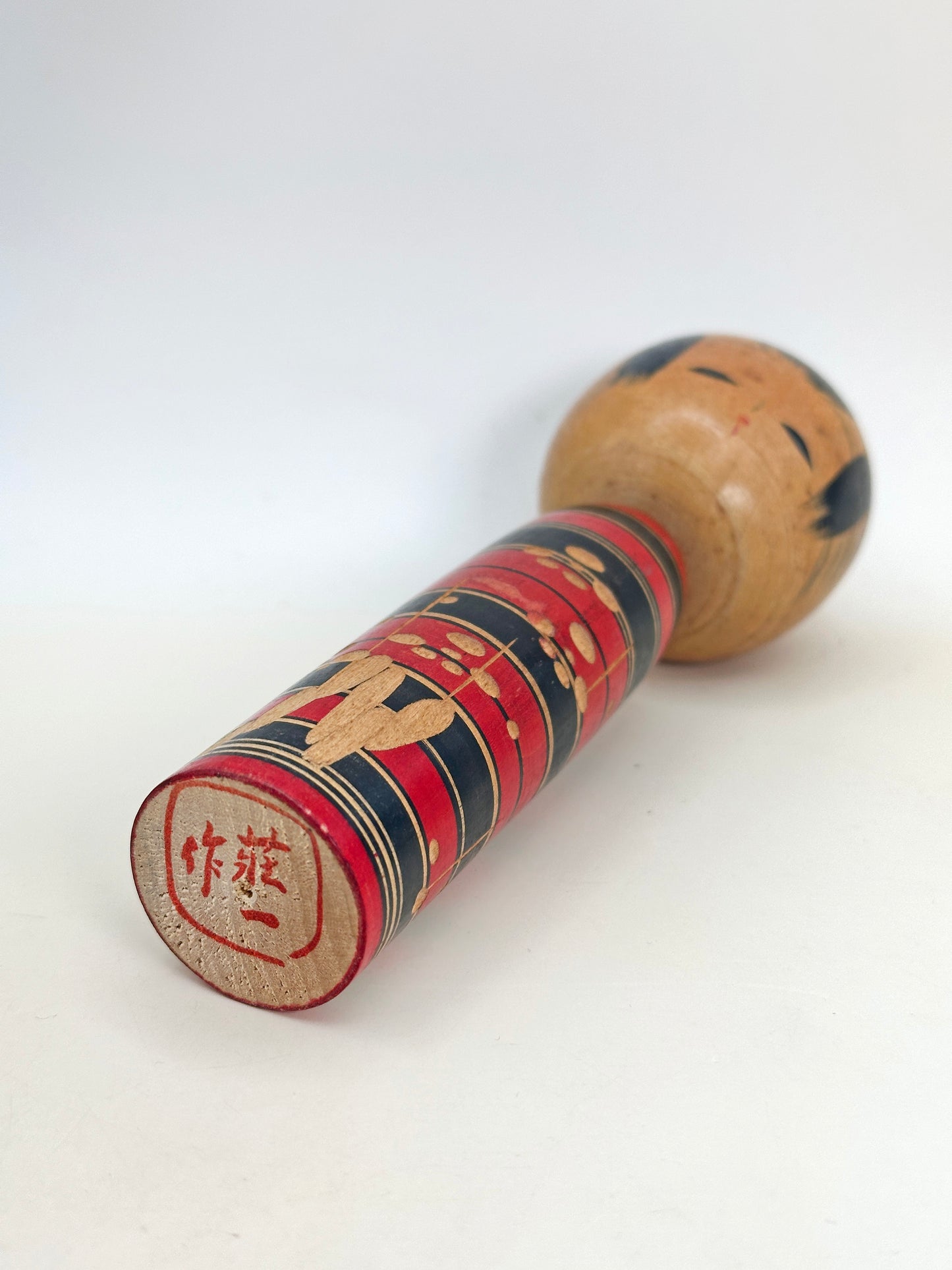 K15100 - Shingata Kokeshi by Shōichi 莊一