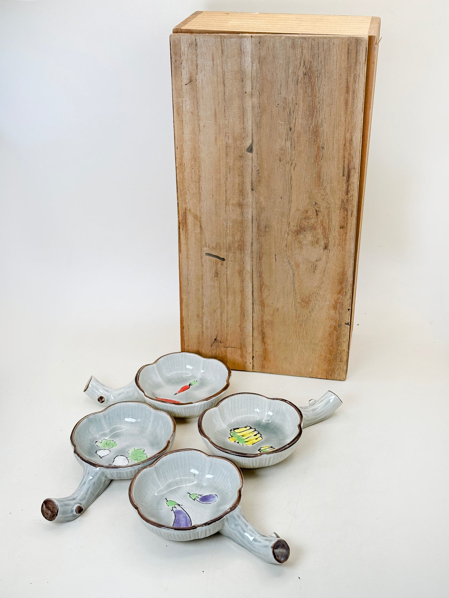 TB234 - Juego de apoyapalillos Arita-yaki