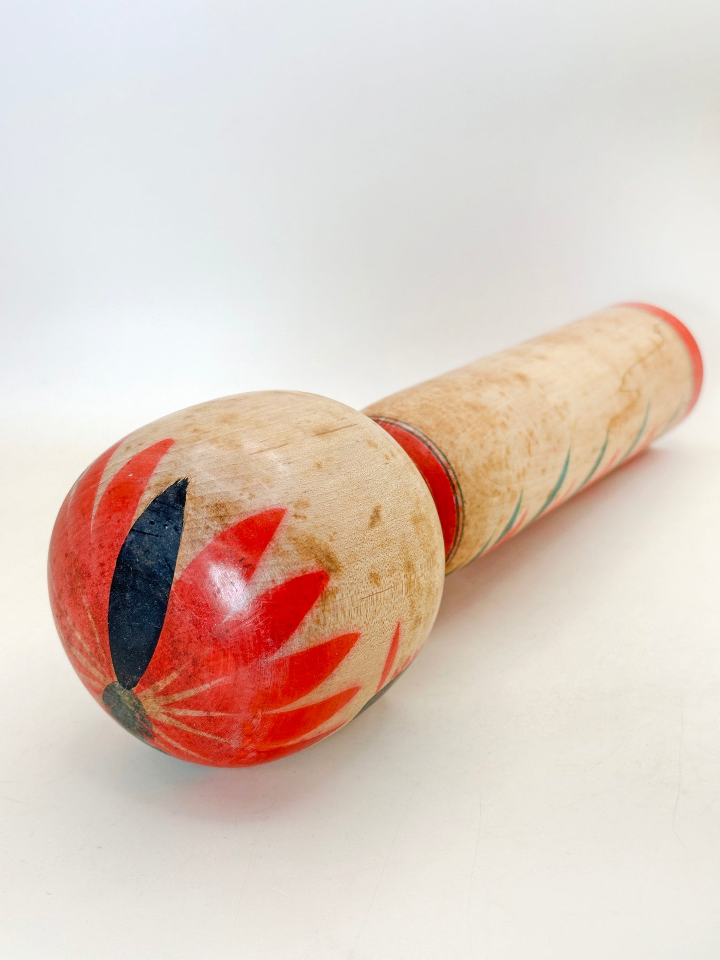 K30035 - Zao Kokeshi por Atsuo Tanaka 田中敦夫