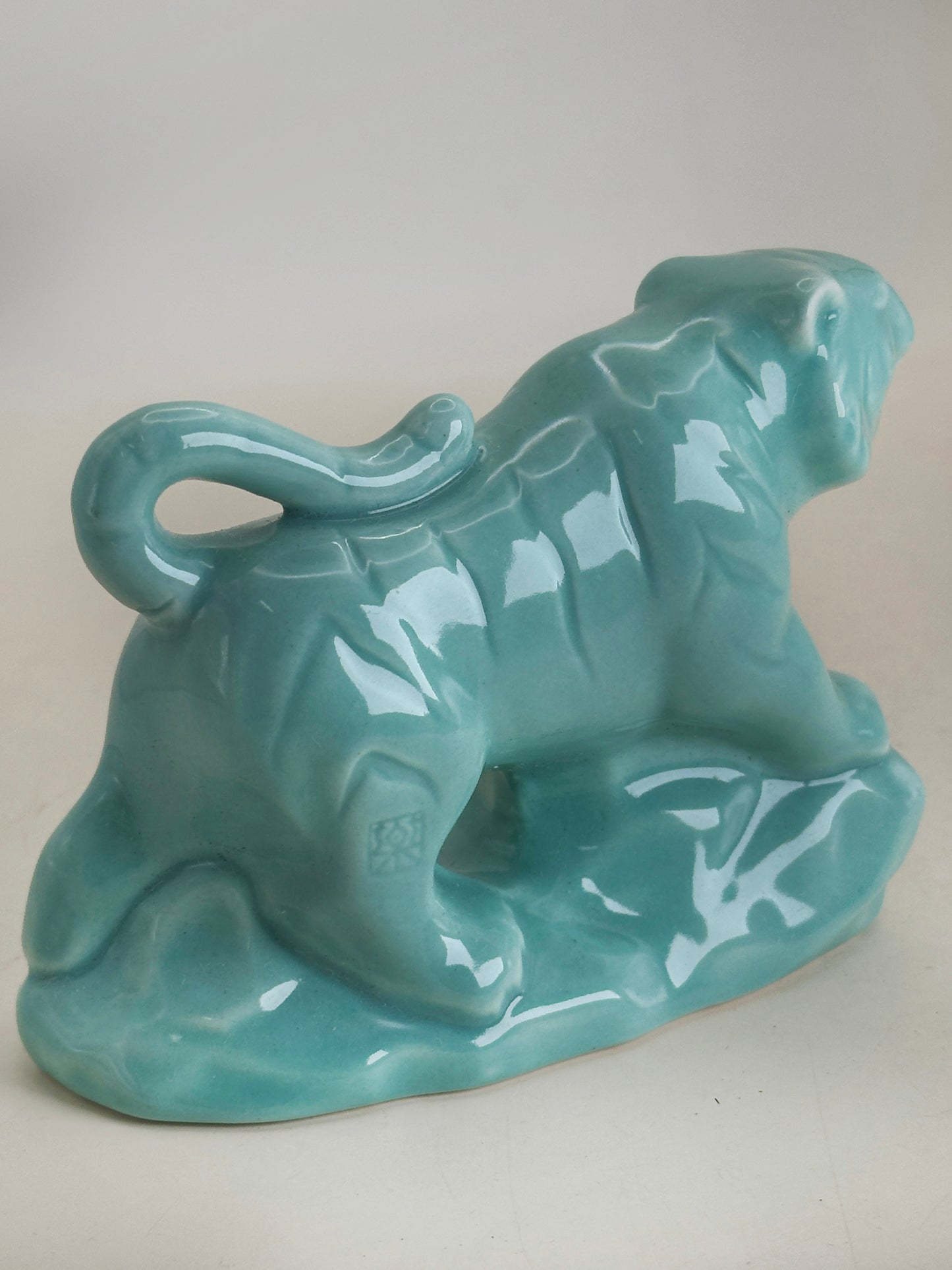 FT419 - Figurita del zodiaco Tigre de Yakushigama 薬師窯