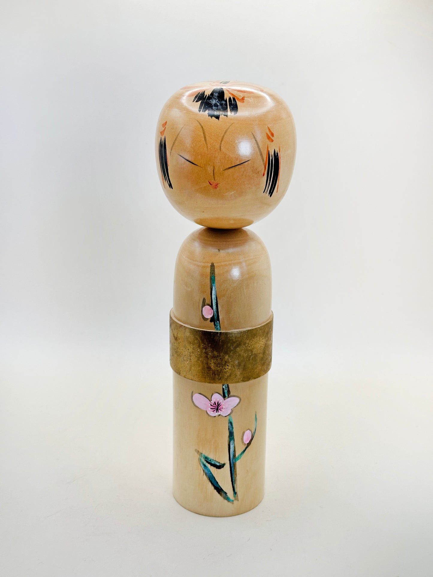 K25103 - Sōsaku Kokeshi de Takahashi Hashime 髙橋はしめ