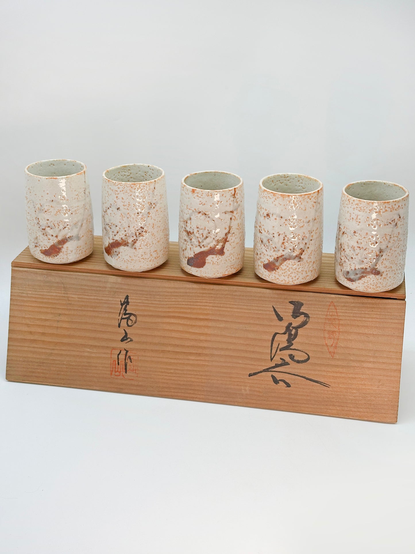 TB274 - Shino-yaki yunomi tea cups 志野焼