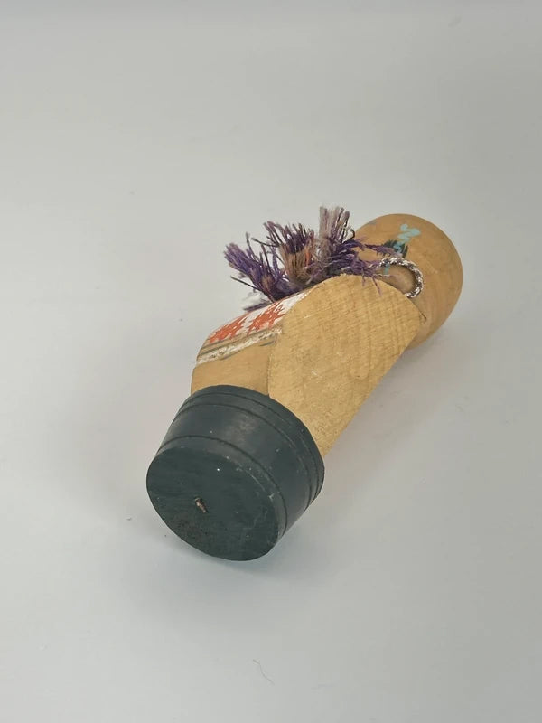 K10081 - Onsen souvenir omiyage kokeshi doll