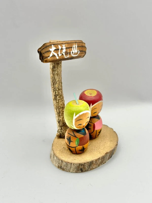 FT27 - Vintage Japanese apple kokeshi from Aomori
