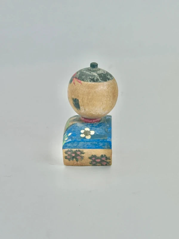 K05023 - Vintage mini omiyage kokeshi