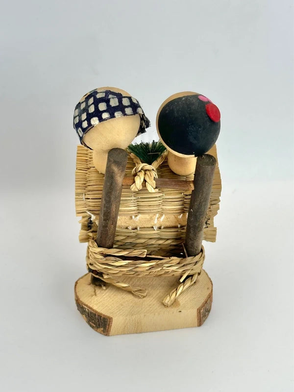 FT98 - Japanese Omiyage kokeshi doll