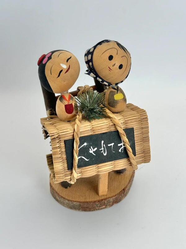 FT98 - Japanese Omiyage kokeshi doll