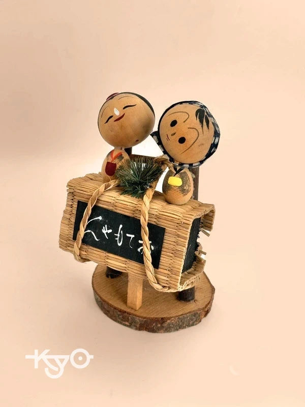 FT98 - Japanese Omiyage kokeshi doll