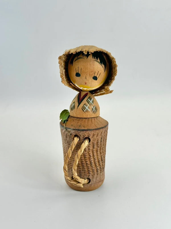 K10114 - Vintage omiyage kokeshi doll