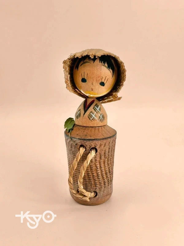 K10114 - Vintage omiyage kokeshi doll