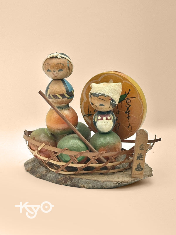 FT34 - Onsen souvenir kokeshi doll from Shirahama