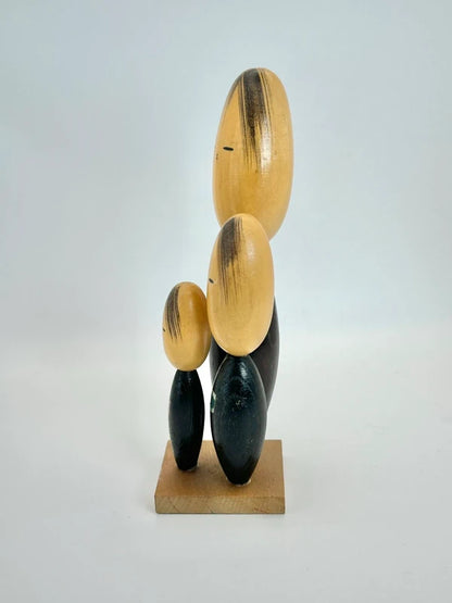 K18084 - Vintage Kokeshi Family Figurine Nara