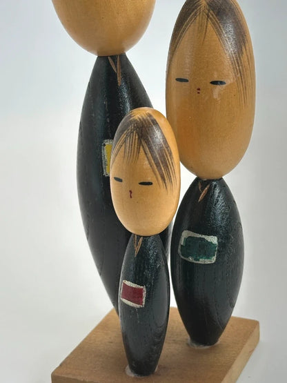 K18084 - Vintage Kokeshi Family Figurine Nara