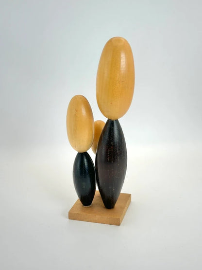 K18084 - Vintage Kokeshi Family Figurine Nara