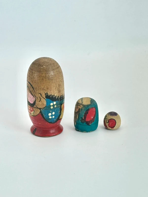 K05030 - Vintage Fukuruma Nesting Doll Set