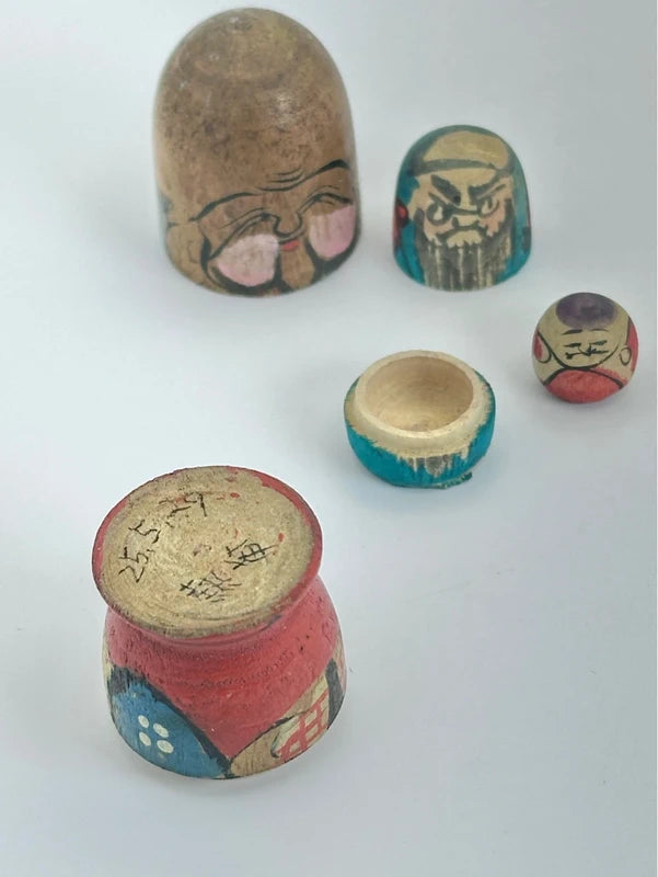K05030 - Vintage Fukuruma Nesting Doll Set