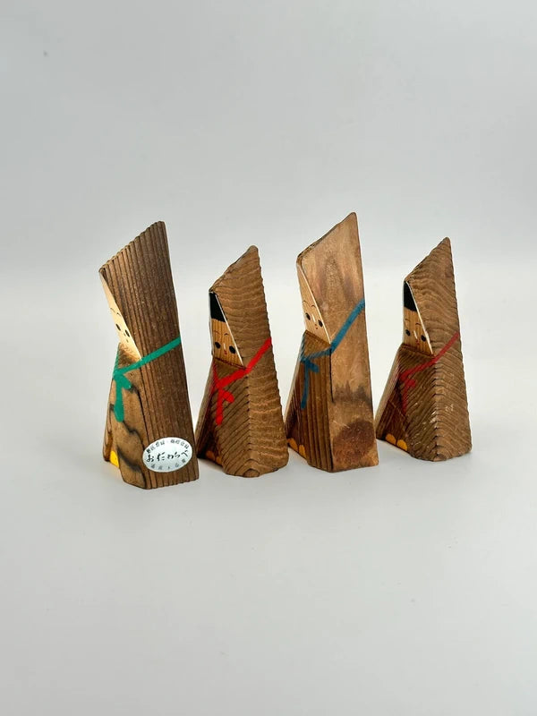 FT133 - Akita Cedar Folk Craft omiyage kokeshi 鳴子温泉