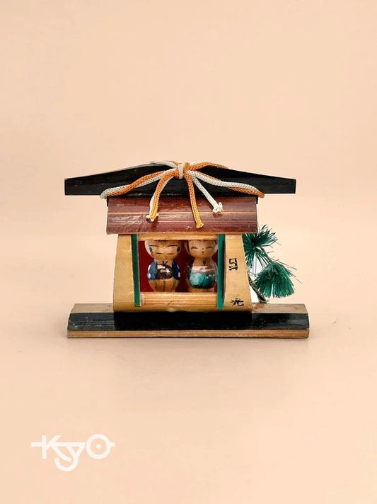 FT138 - Nikko omiyage folk craft kokeshi Kago 日光