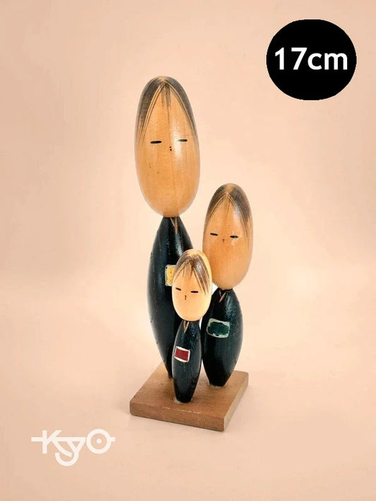 K18084 - Vintage Kokeshi Family Figurine Nara