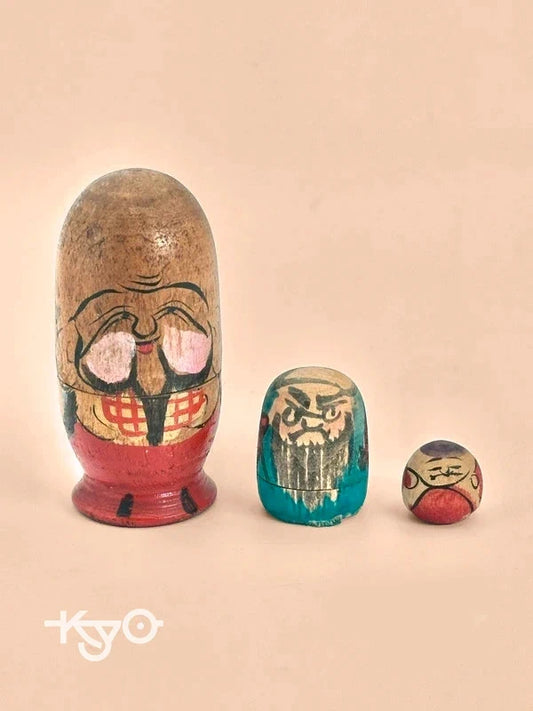 K05030 - Vintage Fukuruma Nesting Doll Set