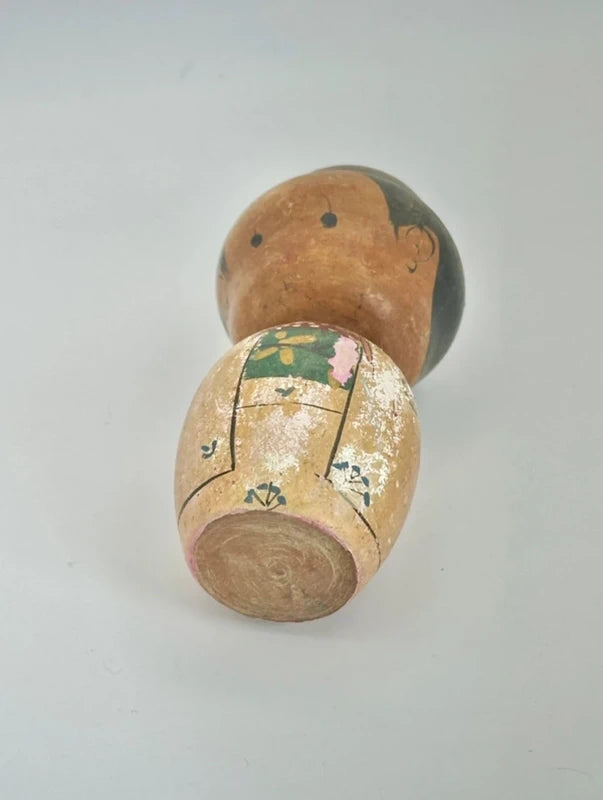 K10107 - Vintage omiyage sosaku kokeshi doll