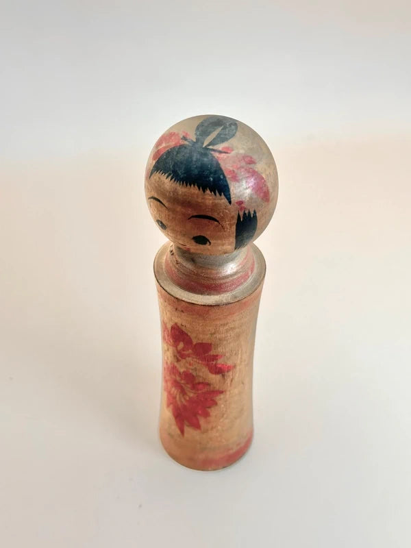 K15076 - Traditional Naruko koeshi doll
