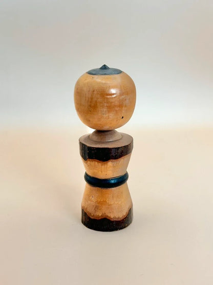 K10140 - Omiyage onsen kokeshi doll